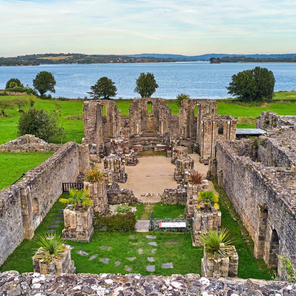 SITE_ANCIENNE_ABBAYE_eglise_ ©_Alexandre_Lamoureux_Office_de_tourisme_de_la_presqu'île_de_Crozon_Aulne_maritime