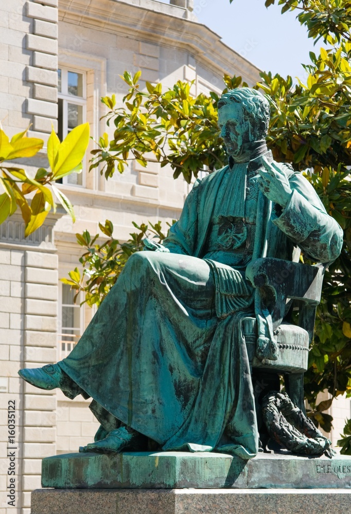 Statue de Laennec, place Saint-Corentin, Quimper. Photo DR.